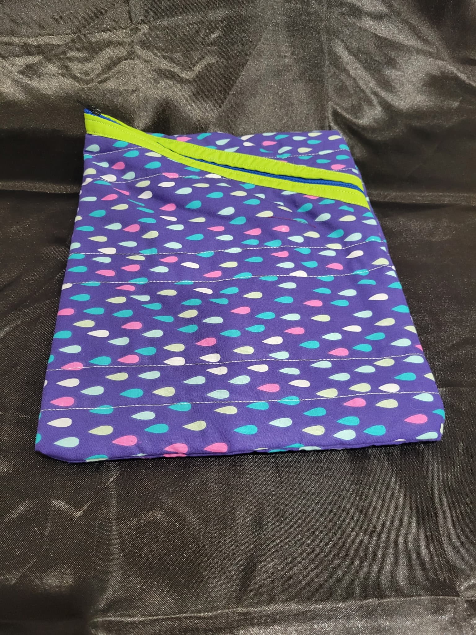 Raindrop Hemingway Bag